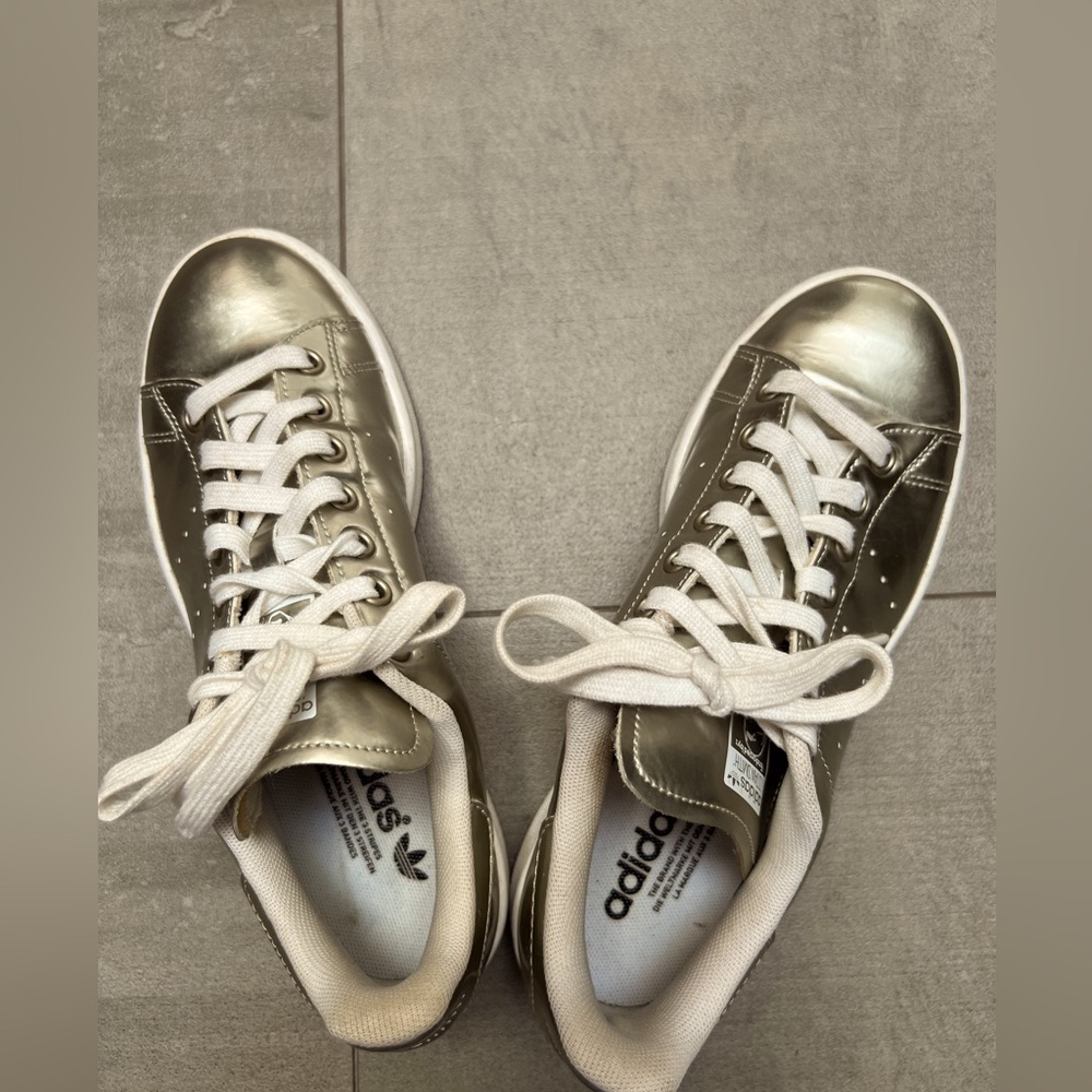 Adidas Stan Smith - Like New Gold Metallic Sneakers by Adidas - size 8 US